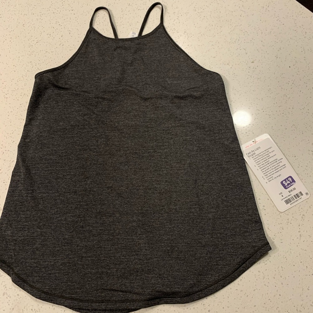 Lululemon Tank 4 NWT